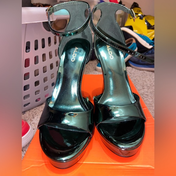 Womens Aldo Platform Heel Hunter green size 7 - Picture 2 of 4